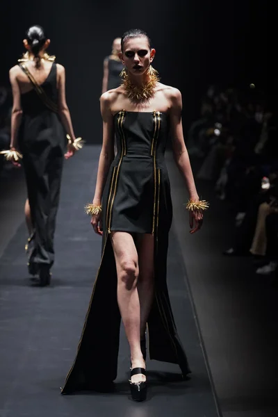 Look 2